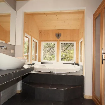 Holiday Chalet Zirbenwald I-1 *